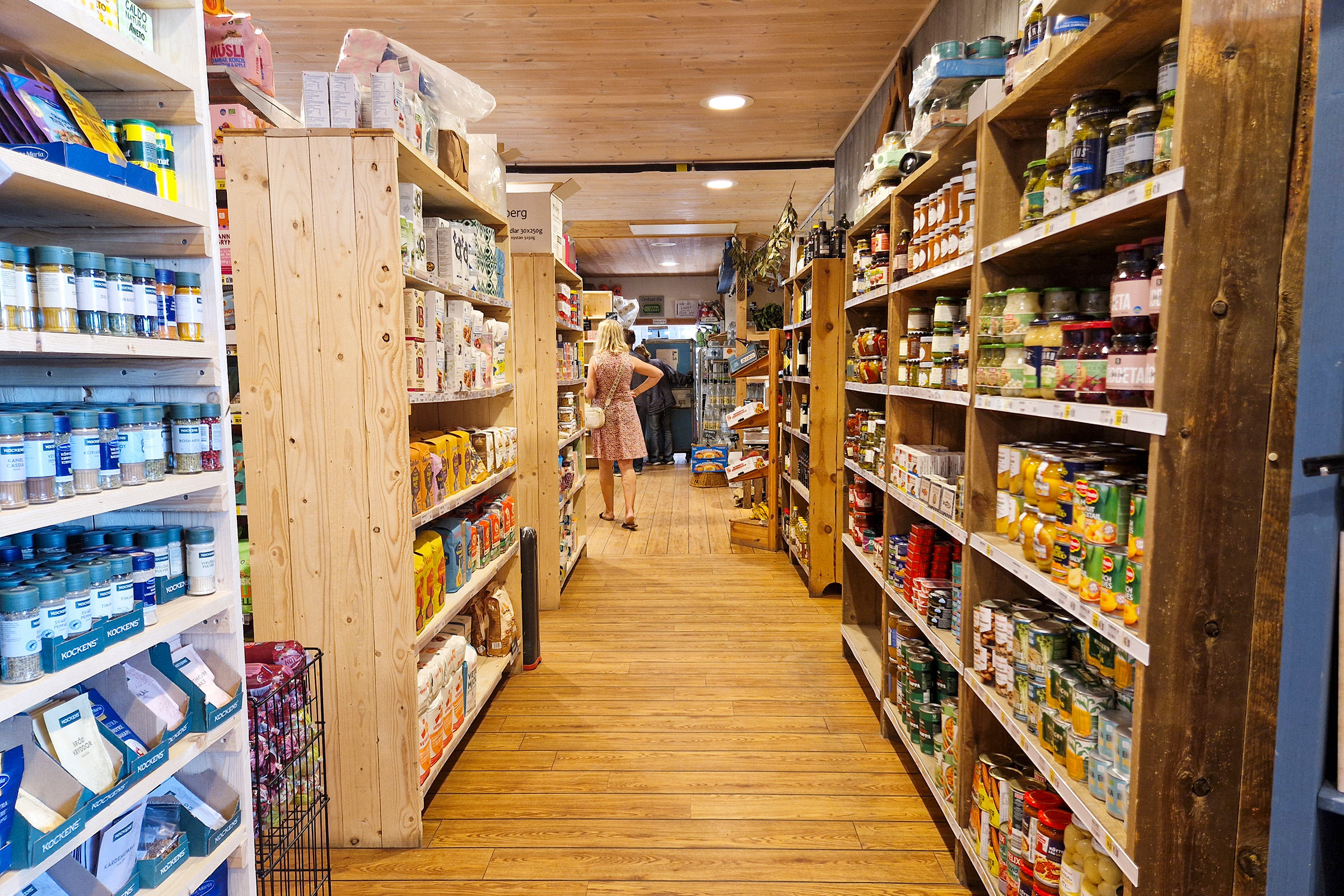 svartso_lanthandel_interior