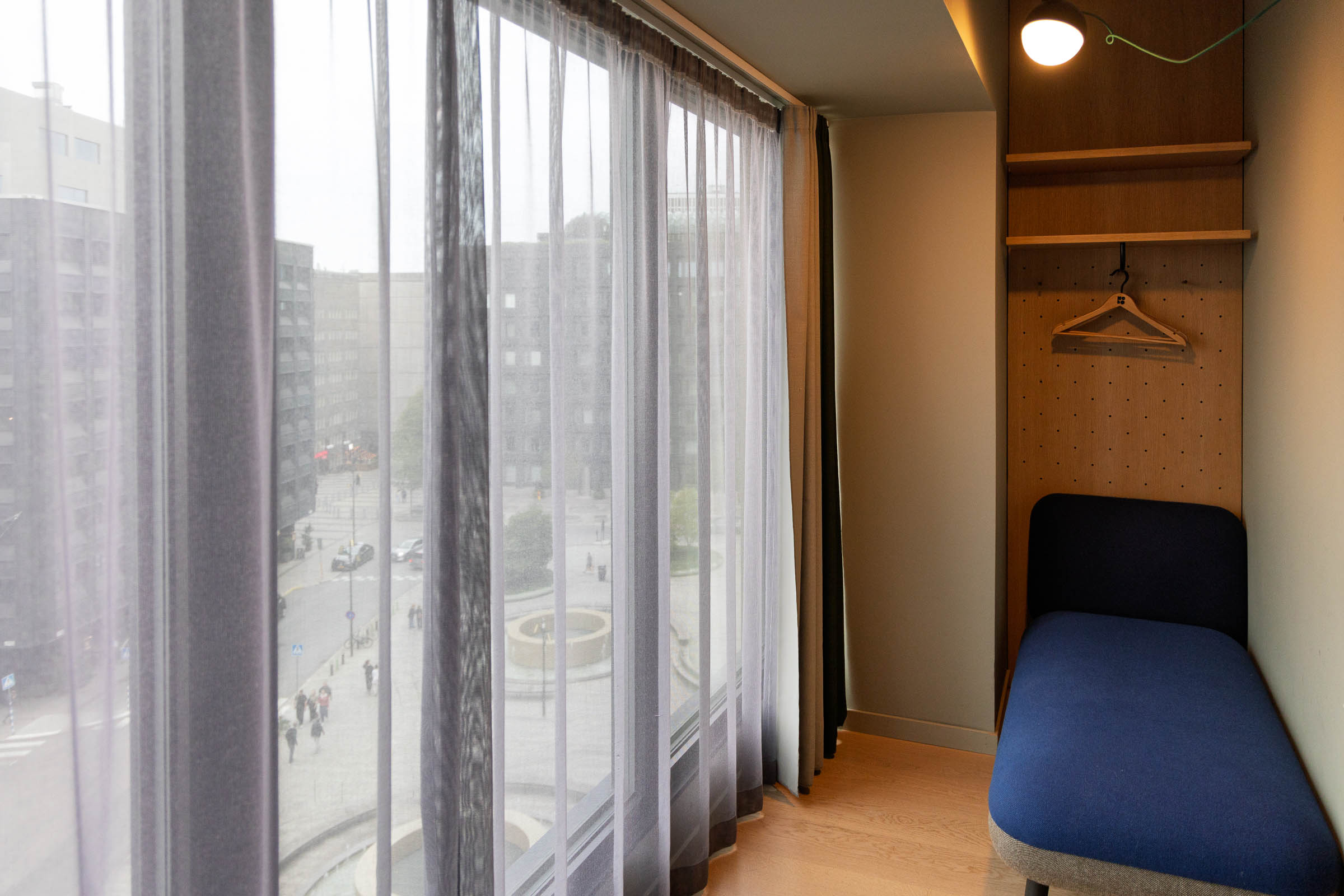 hobo_hotel_room_6