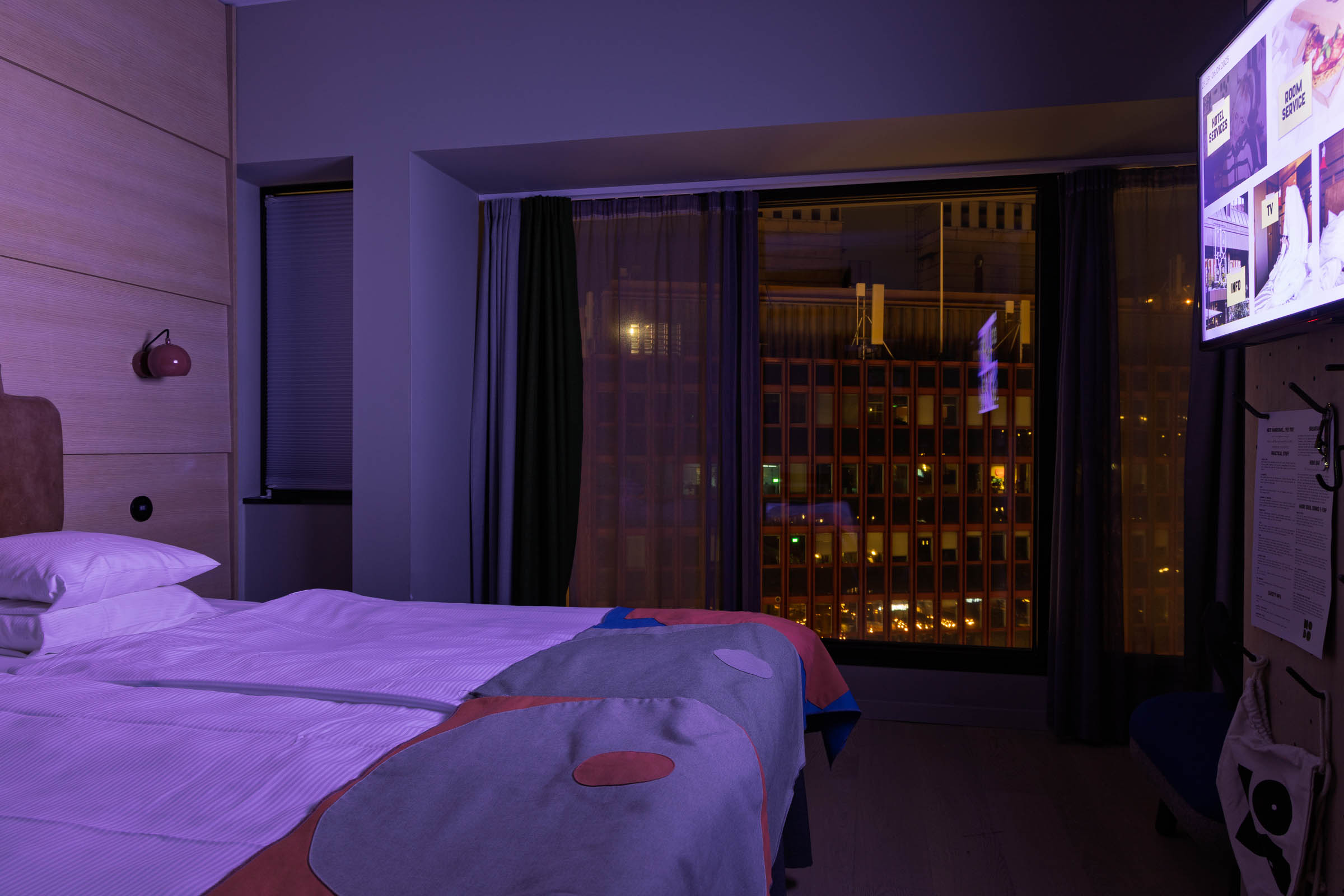 hobo_hotel_room_9
